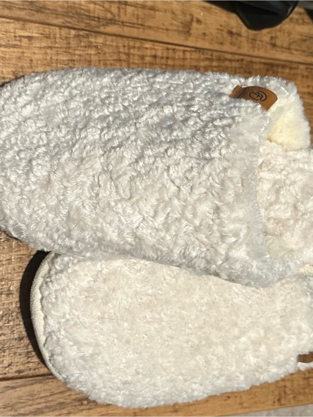 BearPaw Cream Sherpa Slip-On Slippers